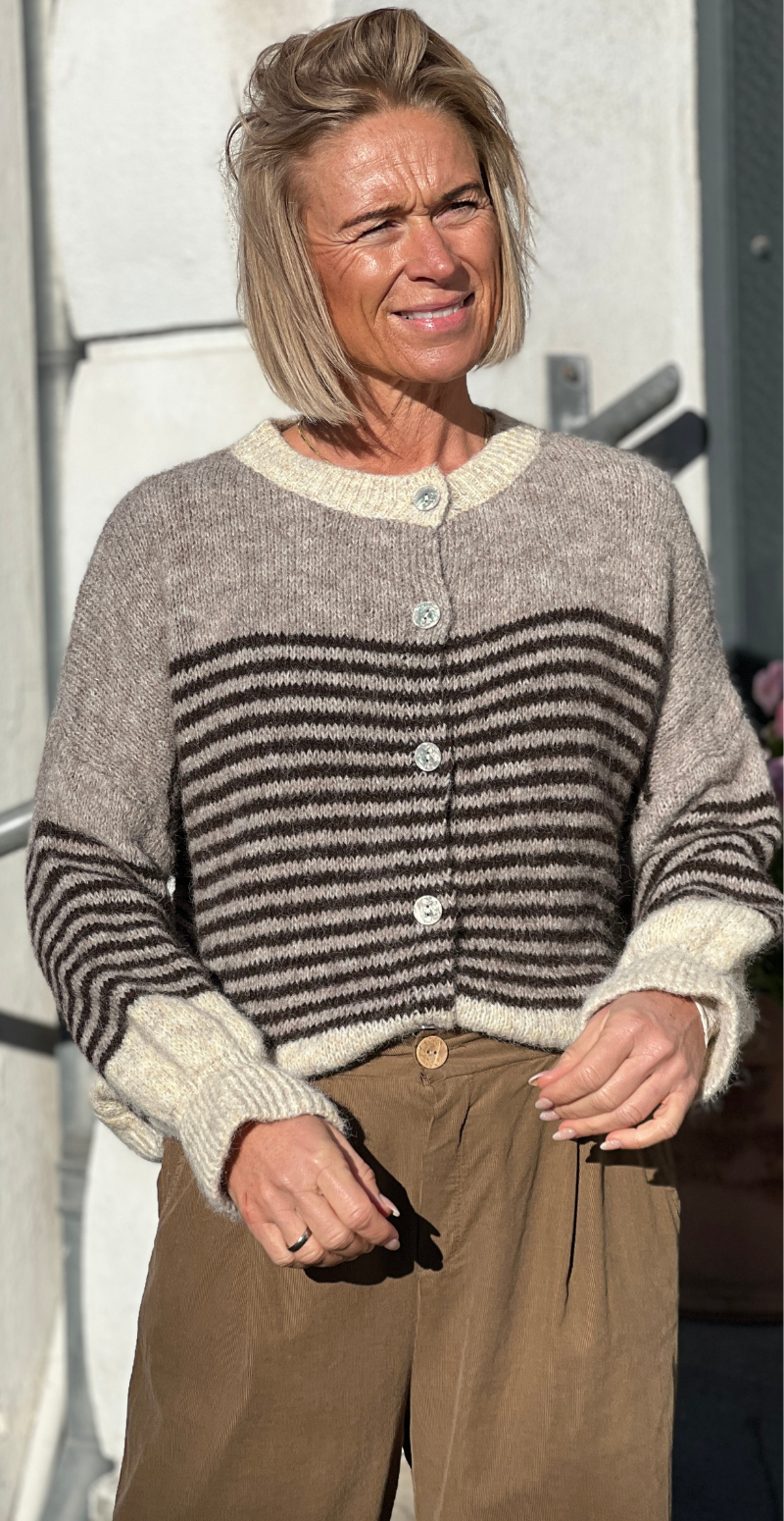 Alberte strikket cardigan med striber fango LikeLondon