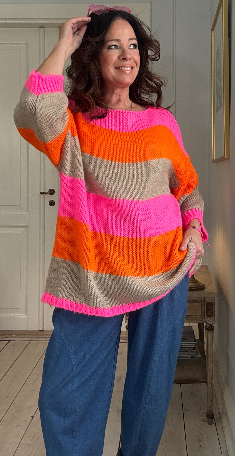 Manon strik med brede striber fuxia LikeLondon