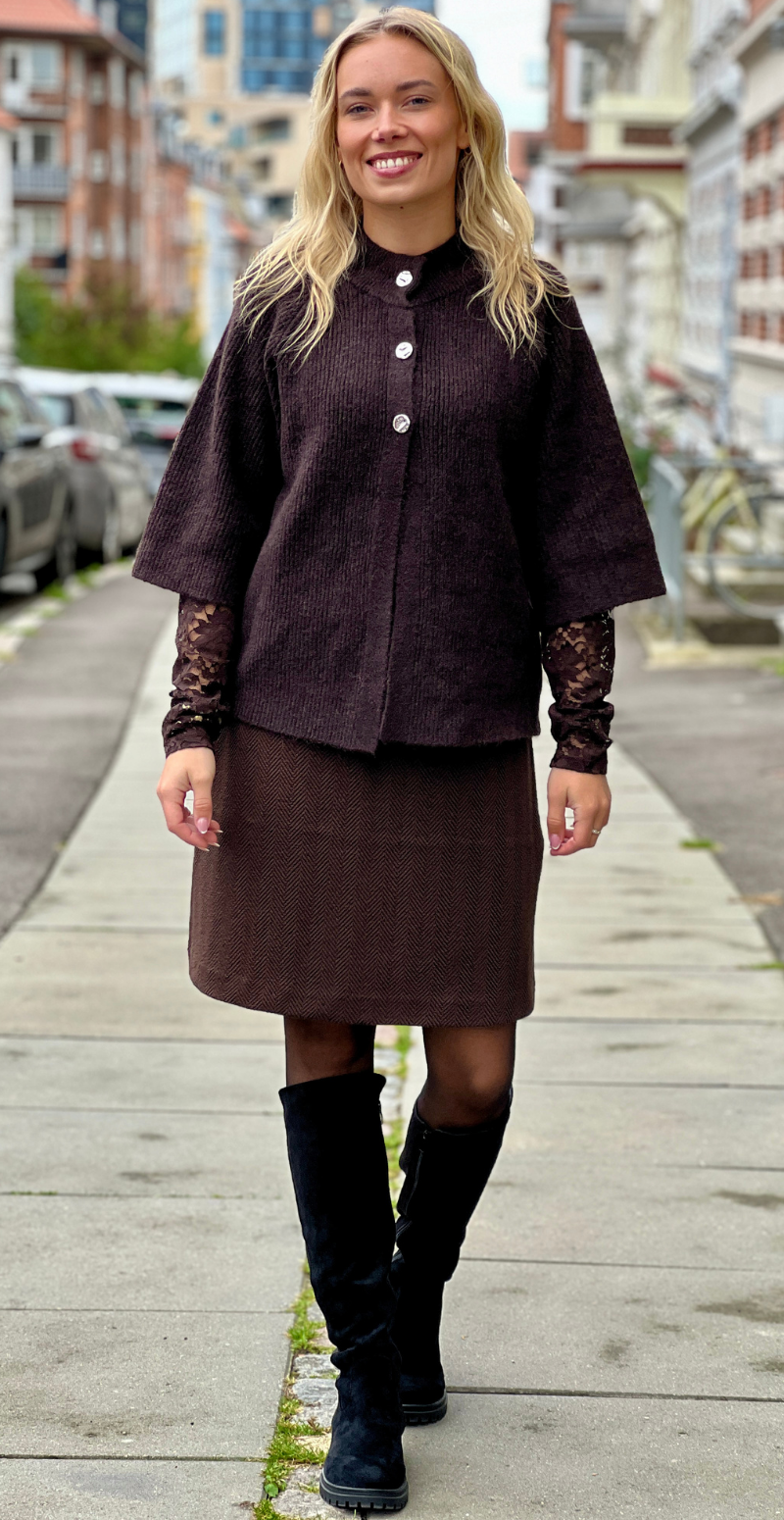 Otaja cardigan med knapper fortil og korte ærmer java melange b.young