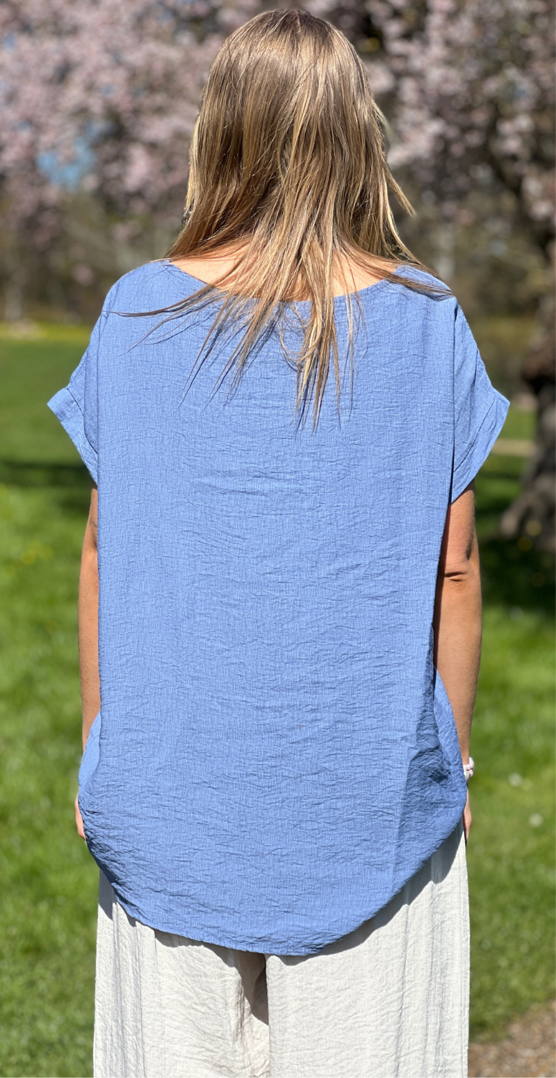 Zrita bluse med korte ærmer og hæklede blomster denim LikeLondon