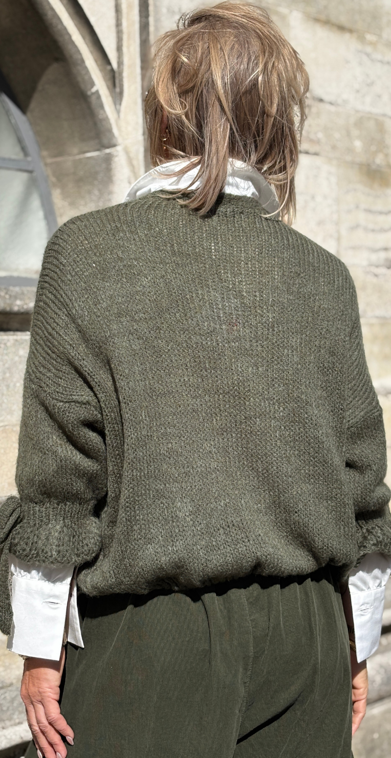 Vera strikcardigan med sløjfedetaljer khaki LikeLondon
