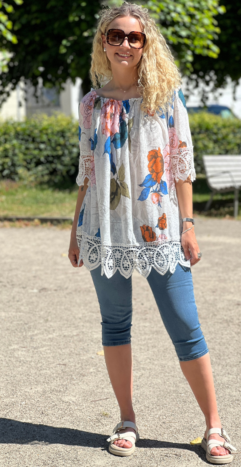 Winnie kortærmet bluse med blomster og hæklede detaljer rosa/orange LikeLondon