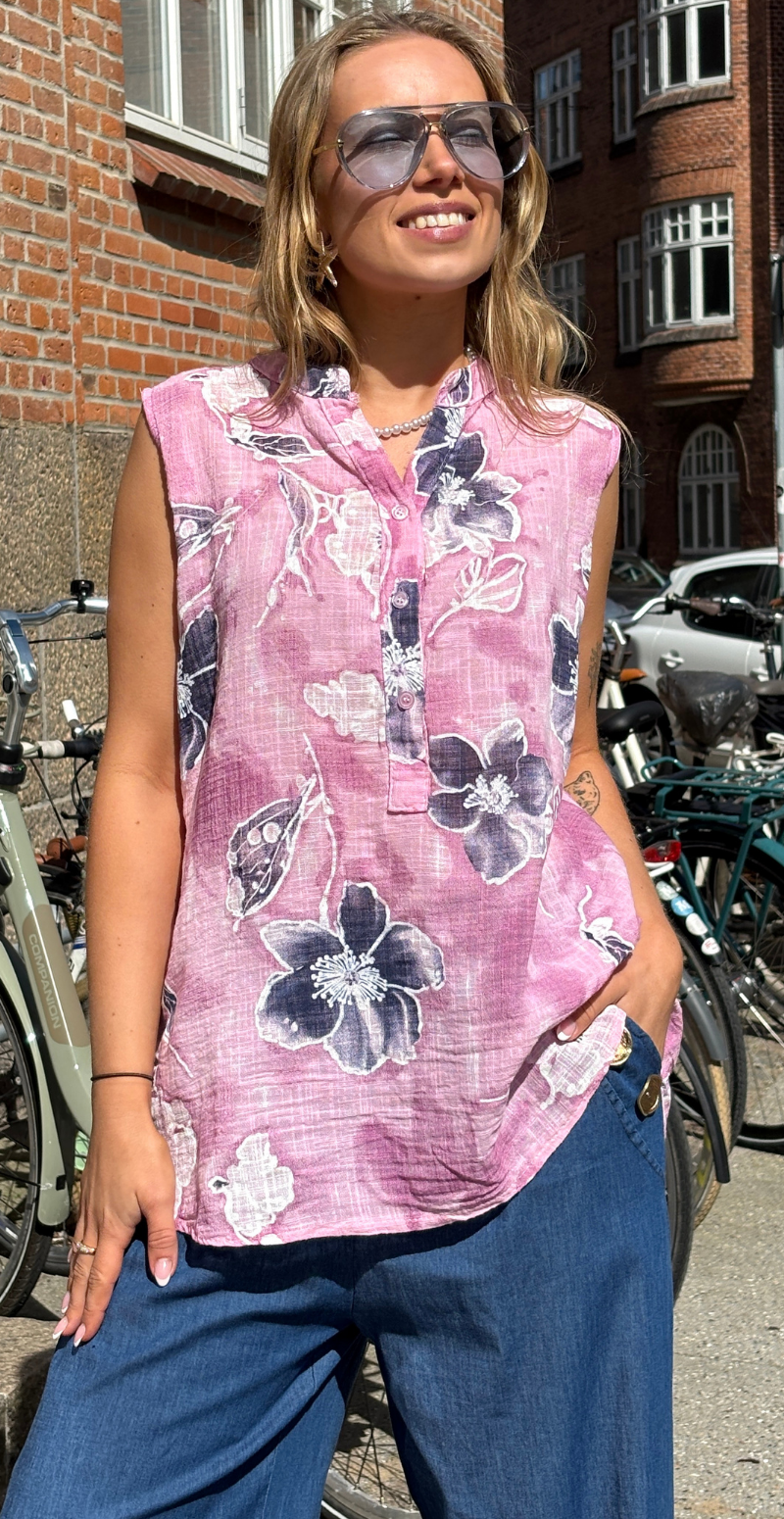 Dorota blomstret top med knapstolpe baby rosa LikeLondon