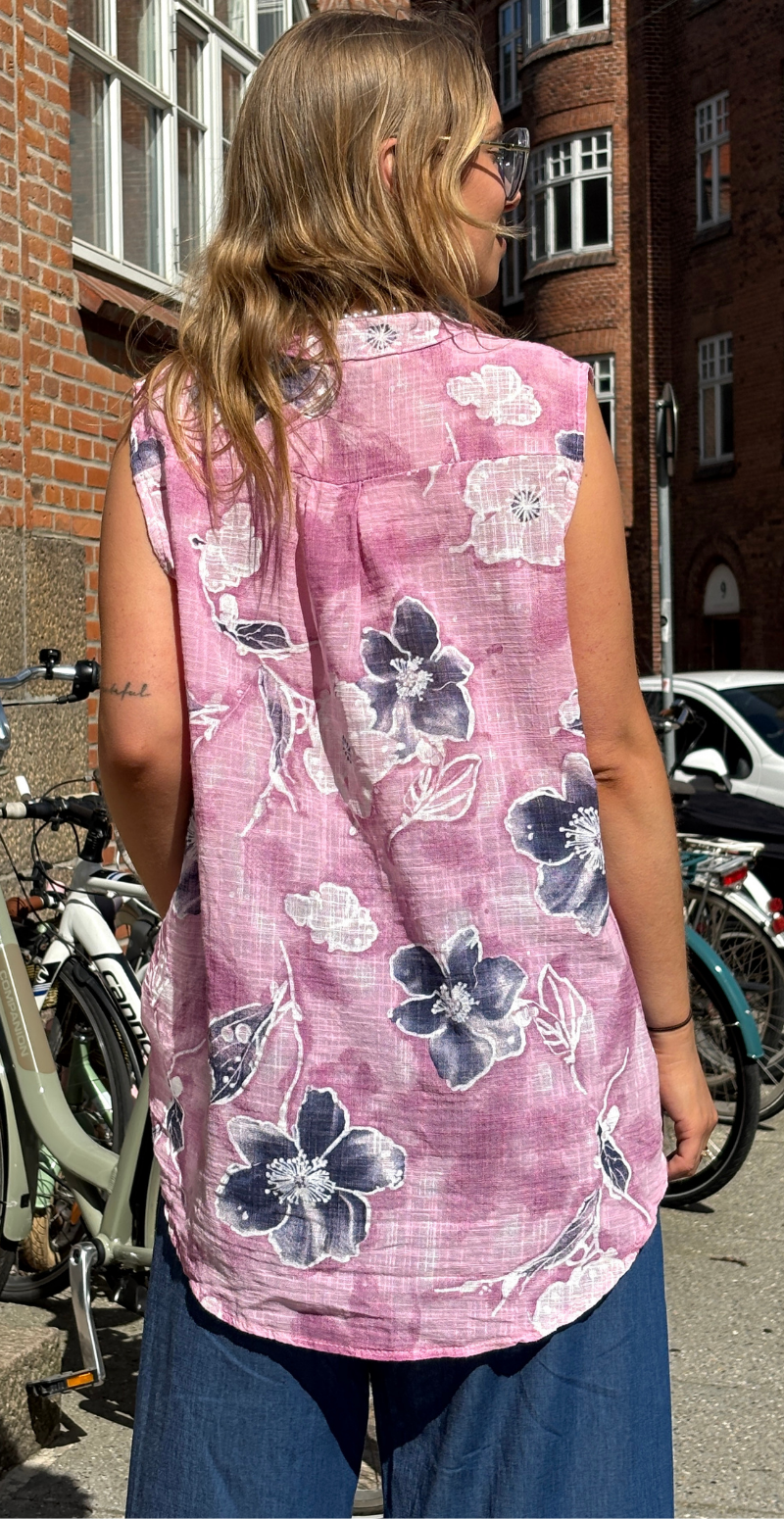 Dorota blomstret top med knapstolpe baby rosa LikeLondon
