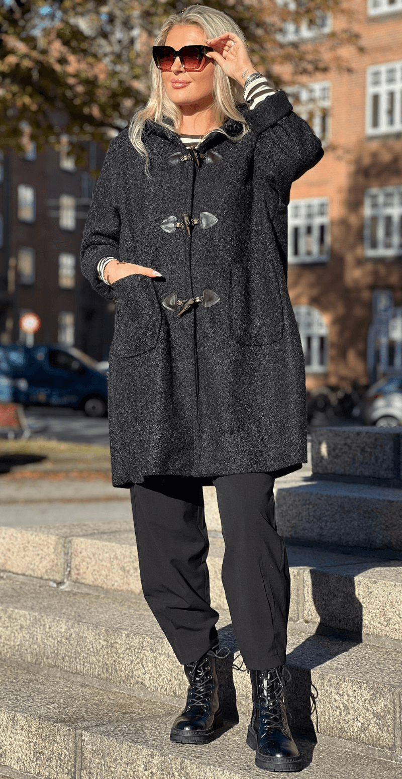 Mabel duffle coat med hætte og lommer sort LikeLondon
