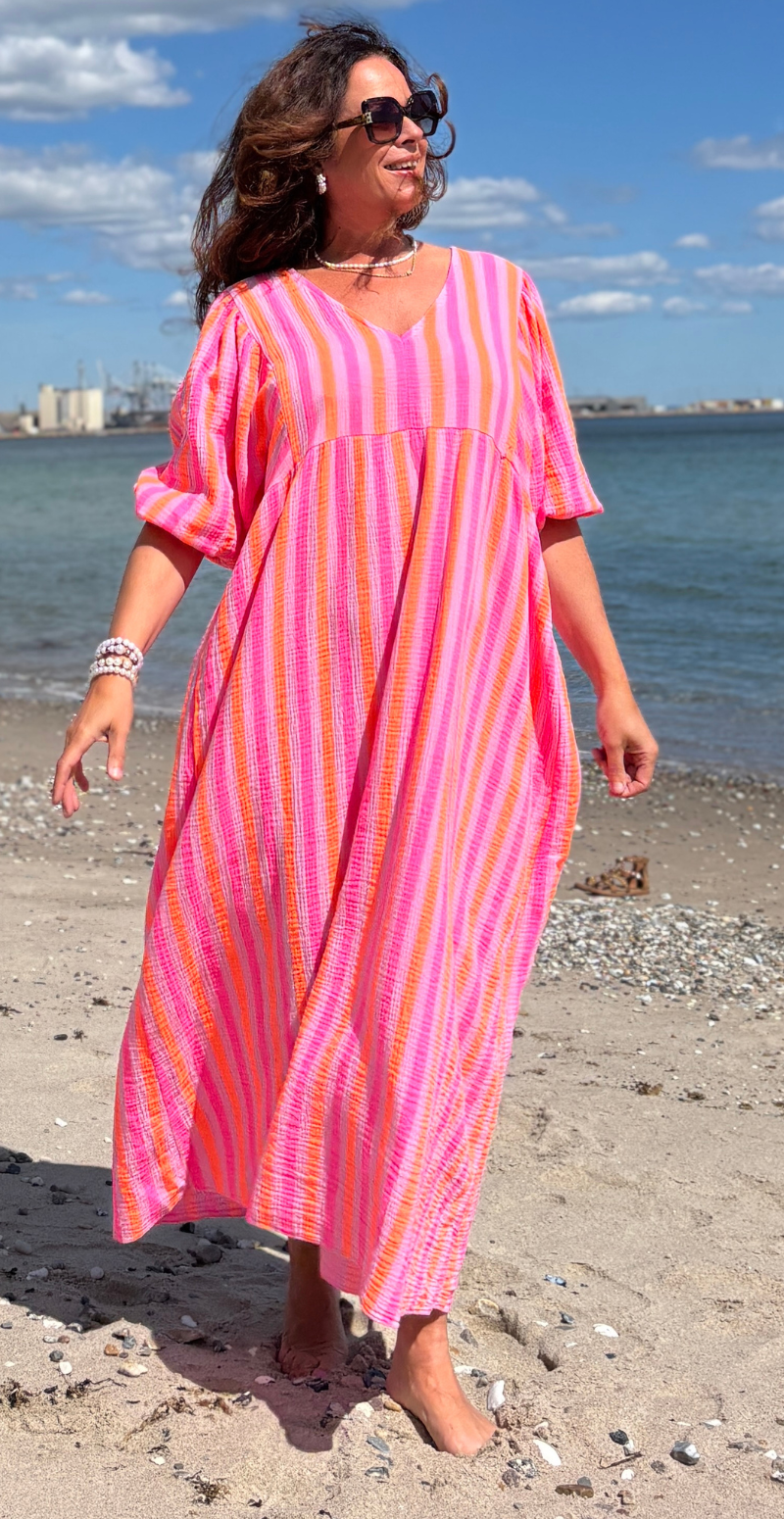 Zira lang kjole med grafisk mønster og v-hals orange/fuxia LikeLondon