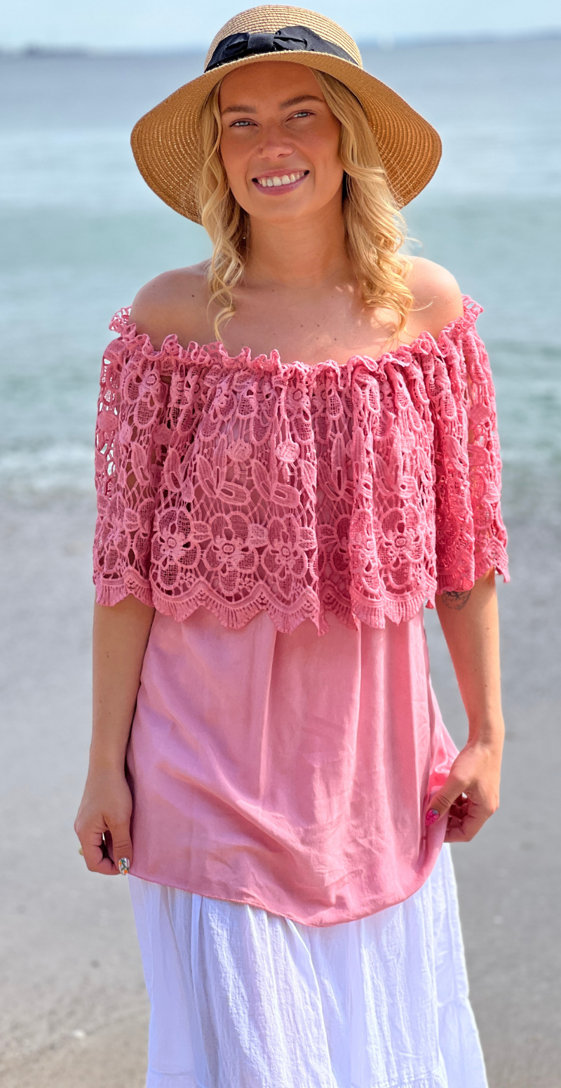 Elsa bluse uden ærmer og blondekappe pink LikeLondon