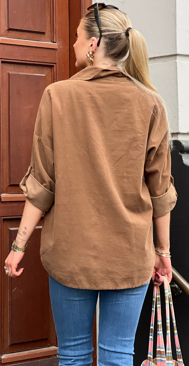 Venia fløjlsskjorte med lomme noce LikeLondon