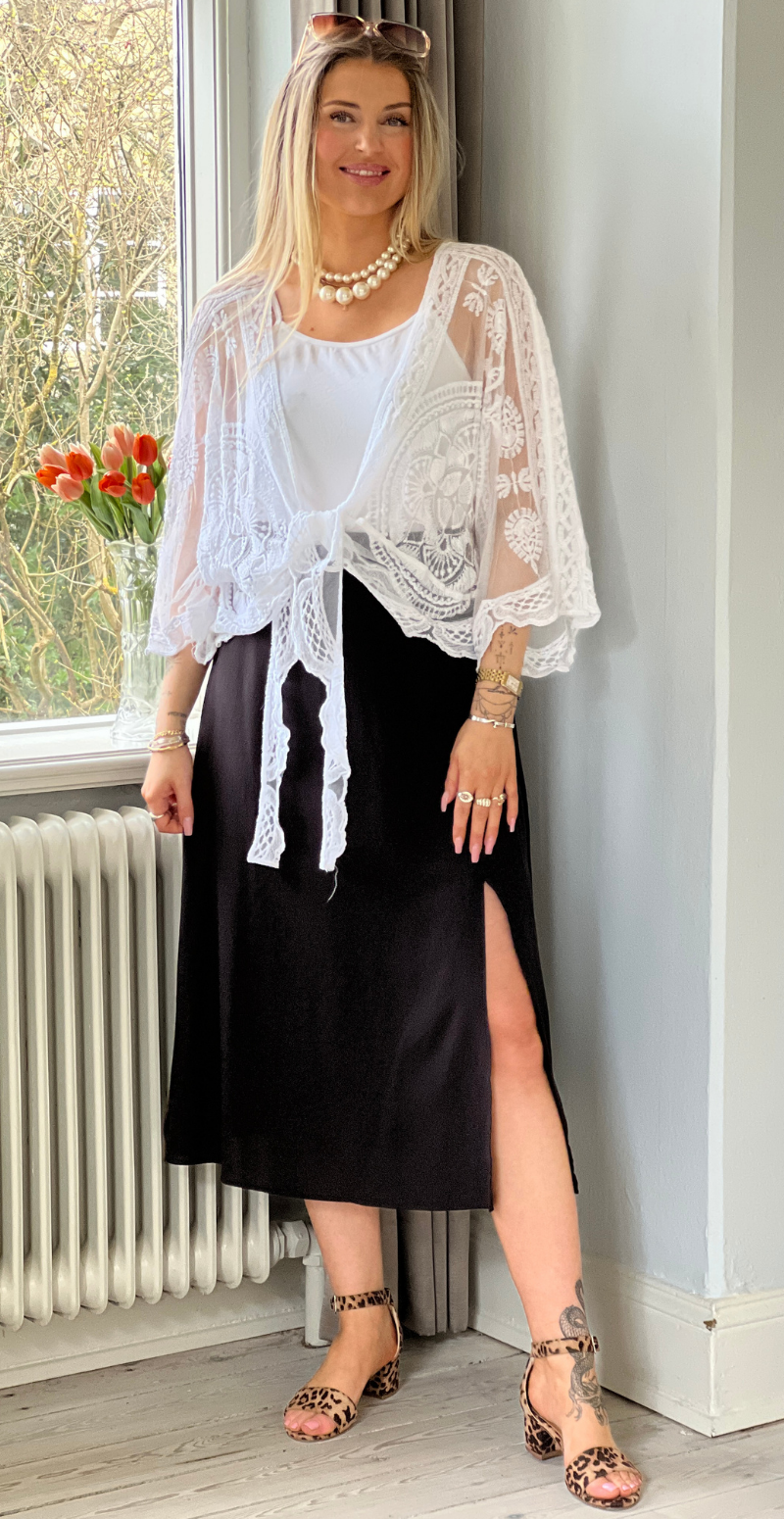 Norma blonde cardigan med bindebånd hvid LikeLondon