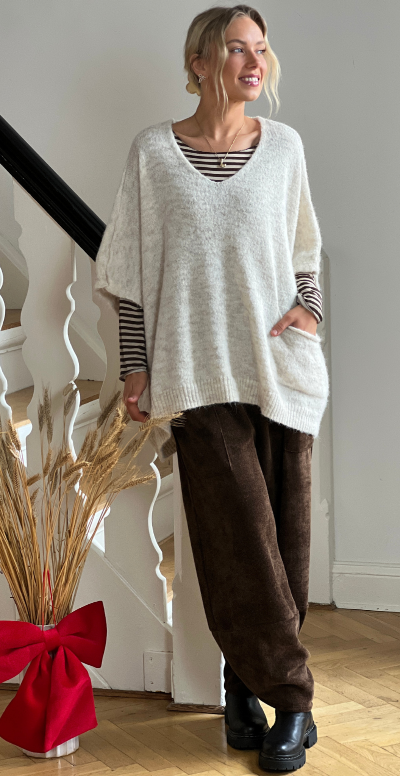 Doris strikvest med lomme og v-hals beige LikeLondon