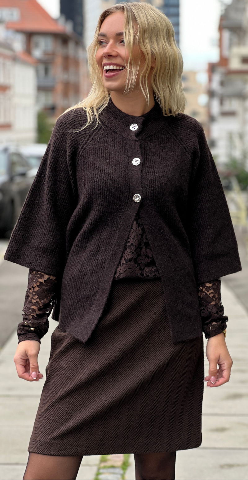 Otaja cardigan med knapper fortil og korte ærmer java melange b.young