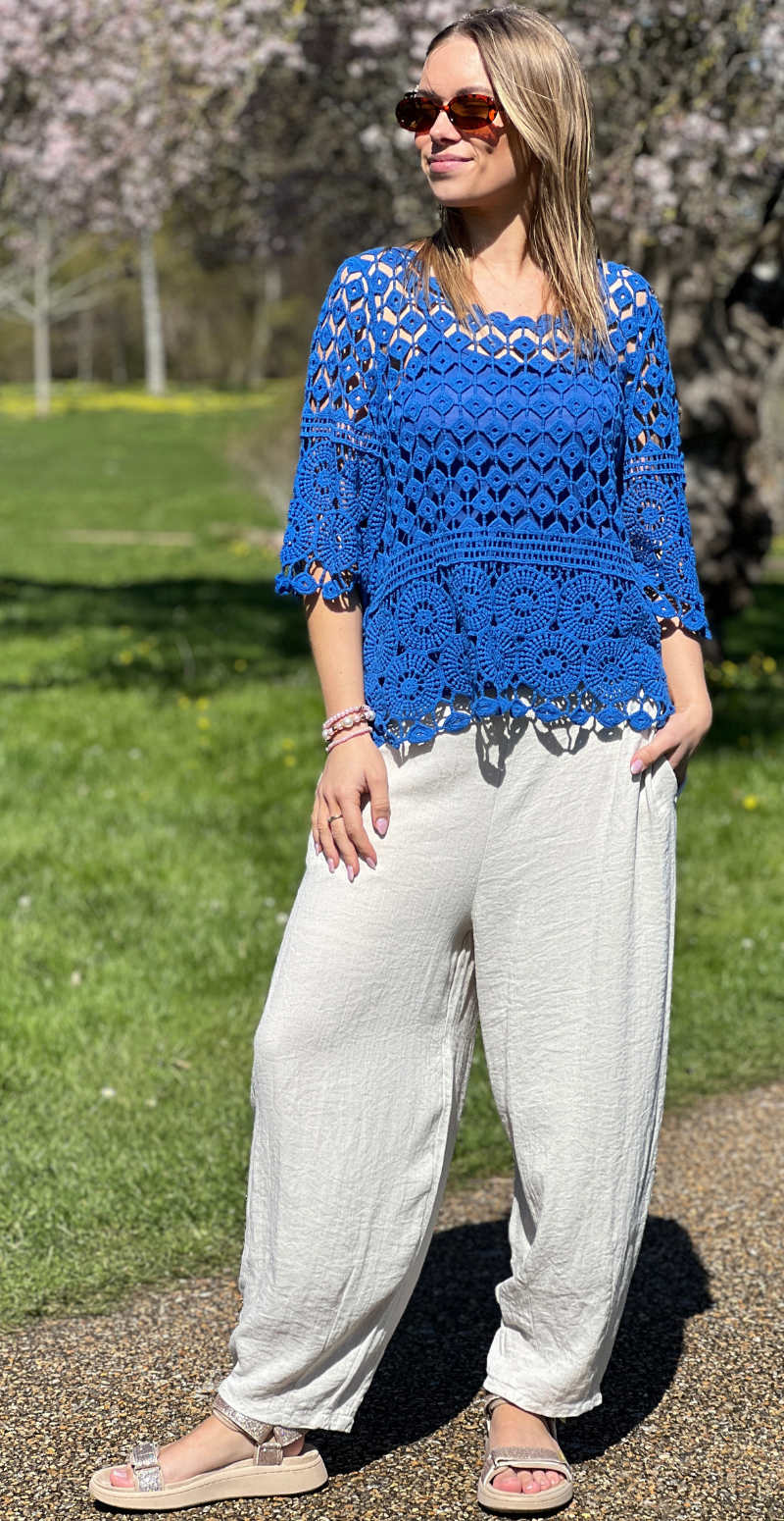 Alisa hæklet bluse med indertop royal blue LikeLondon