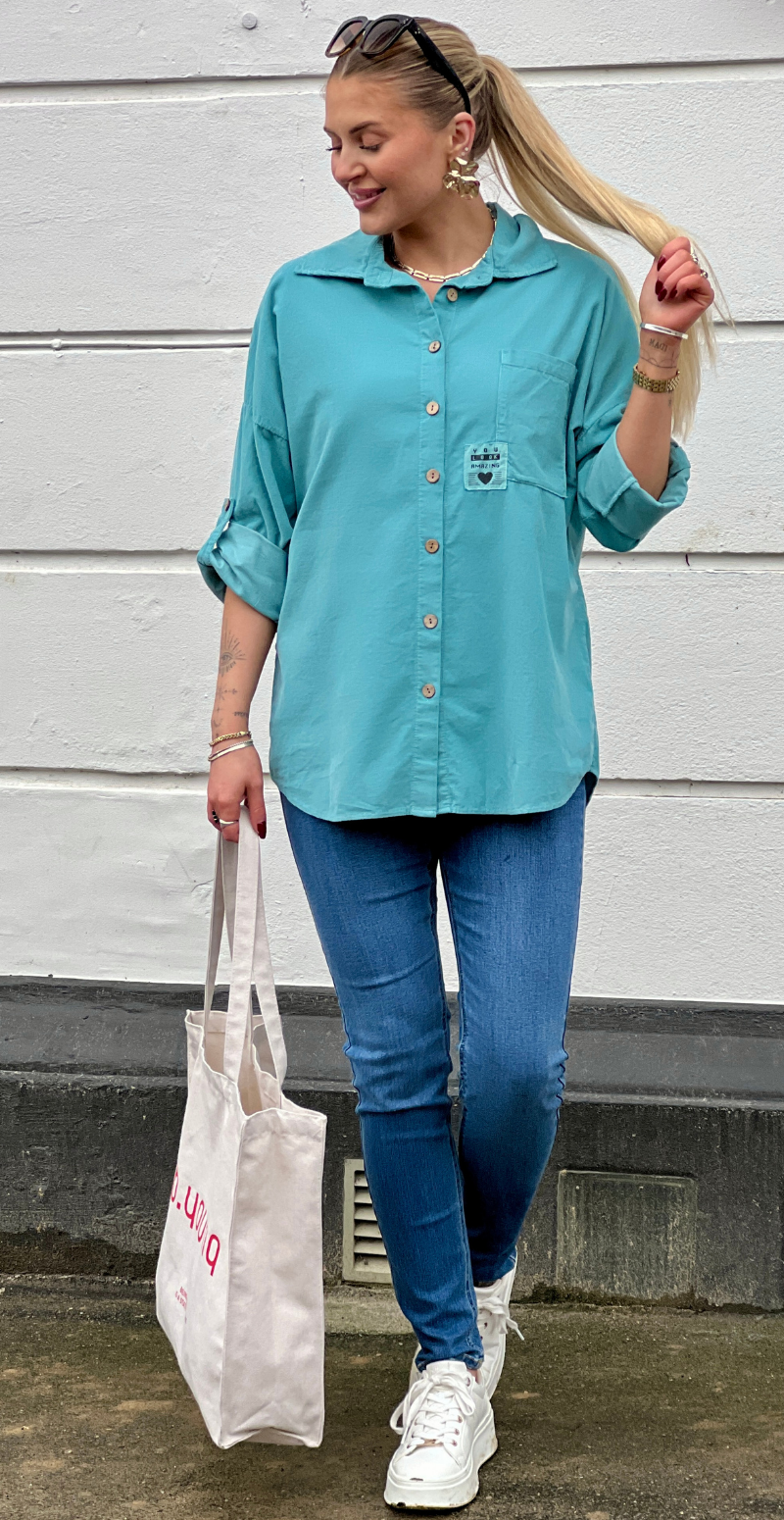 Venia fløjlsskjorte med lomme ninfea LikeLondon