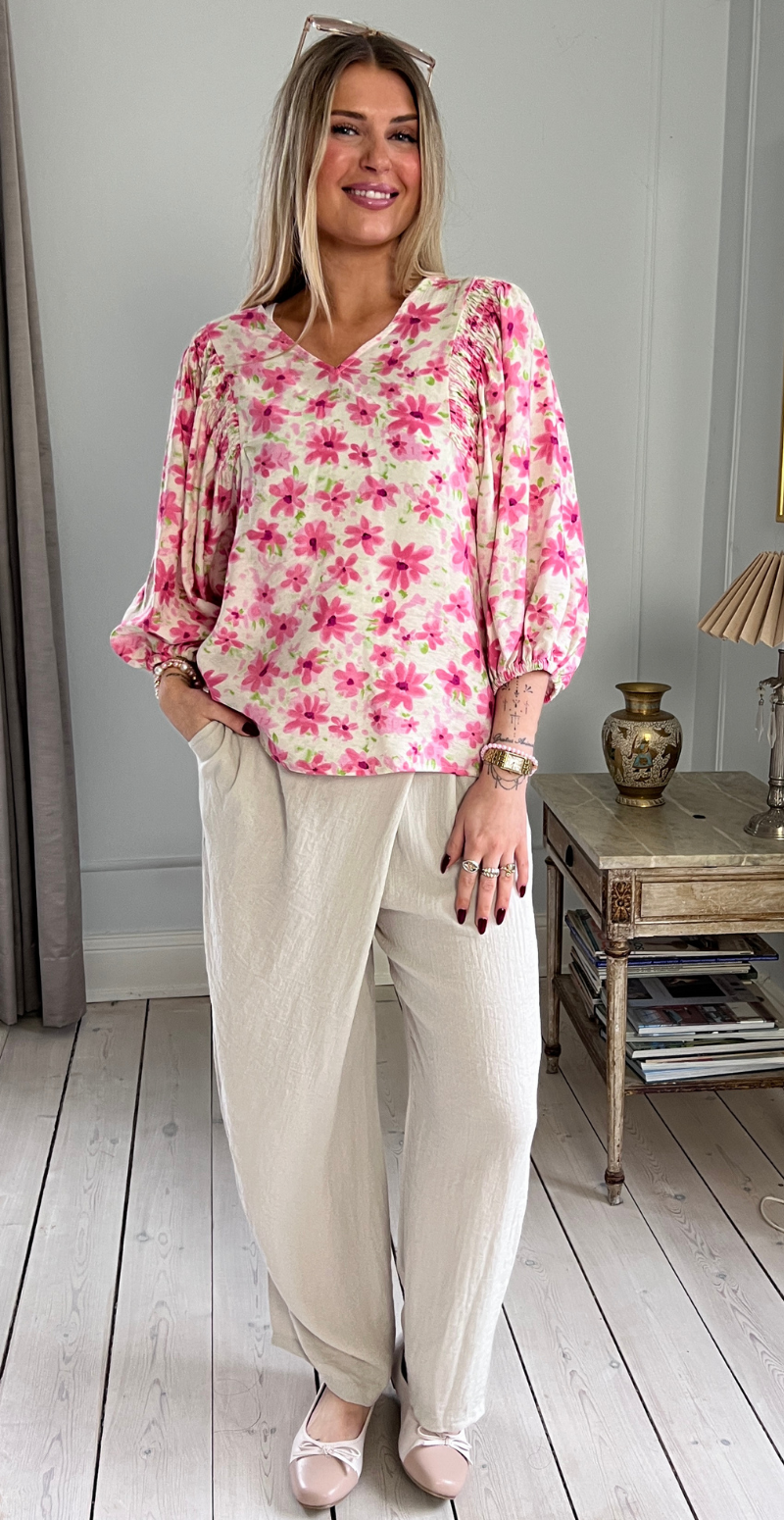 Jovi bluse med pufærmer og blomstermønster moonbeam w. sweet lilac Freequent