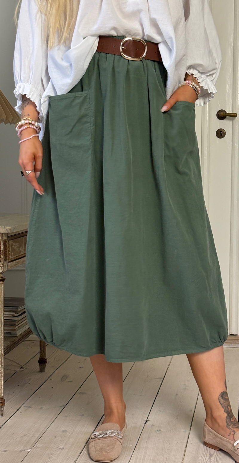 Allison fløjlsnederdel med lommer light militare LikeLondon