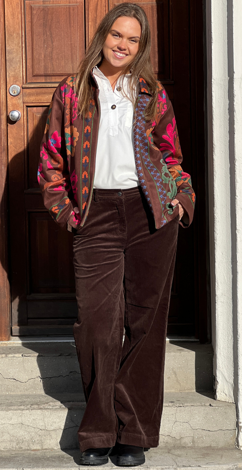 Estelle jakke i ruskindslook med broderet tiger tryk brun LikeLondon