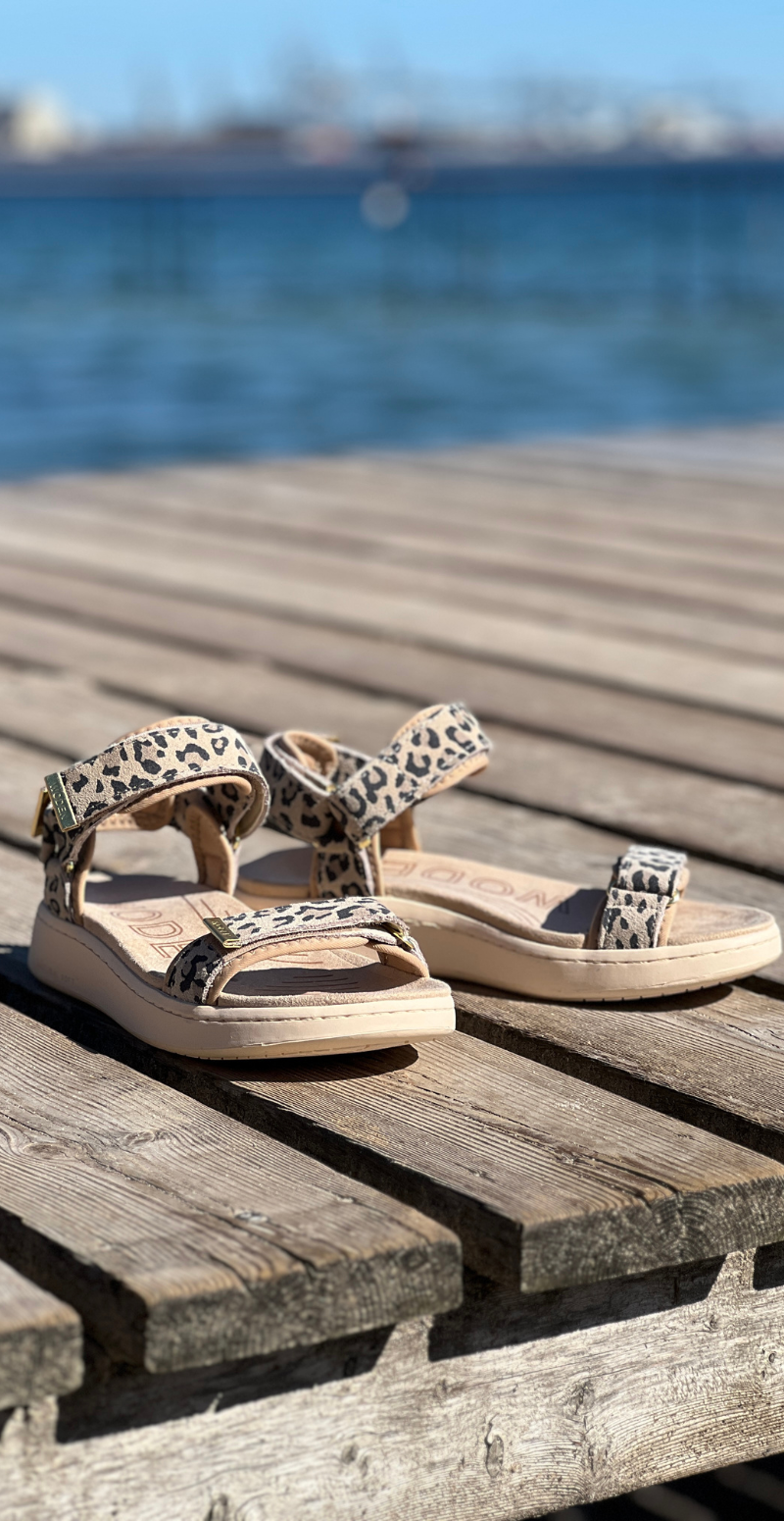 Line sandal med velcro leopard Woden