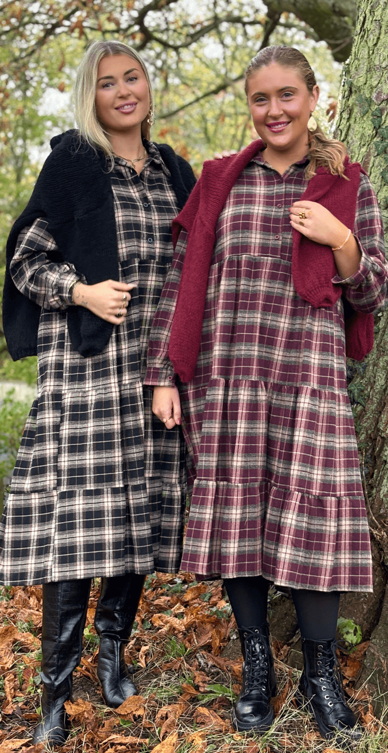 Naya ternet kjole med peplum effekt bordeaux LikeLondon