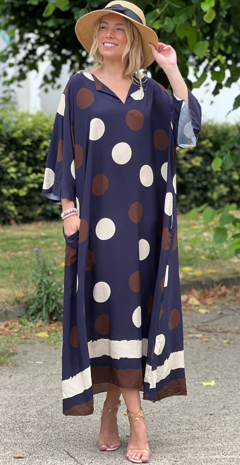 Effie lang kjole med store dots og lommer navy LikeLondon