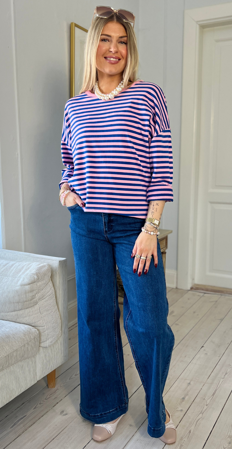 Zenia bluse i oversized pasform med striber pink/royal blue LikeLondon
