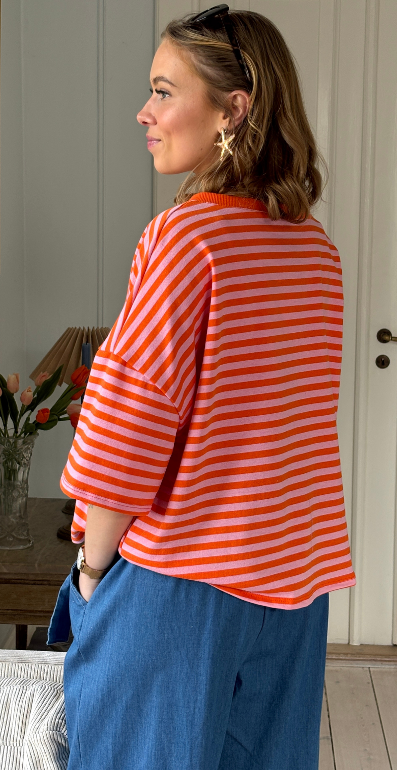 Zenia t-shirt med striber pink/orange LikeLondon