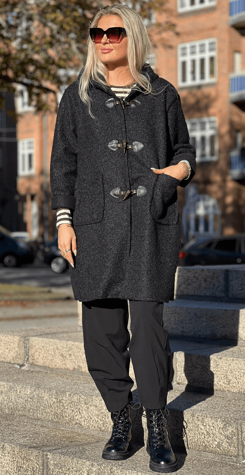 Mabel duffle coat med hætte og lommer sort LikeLondon