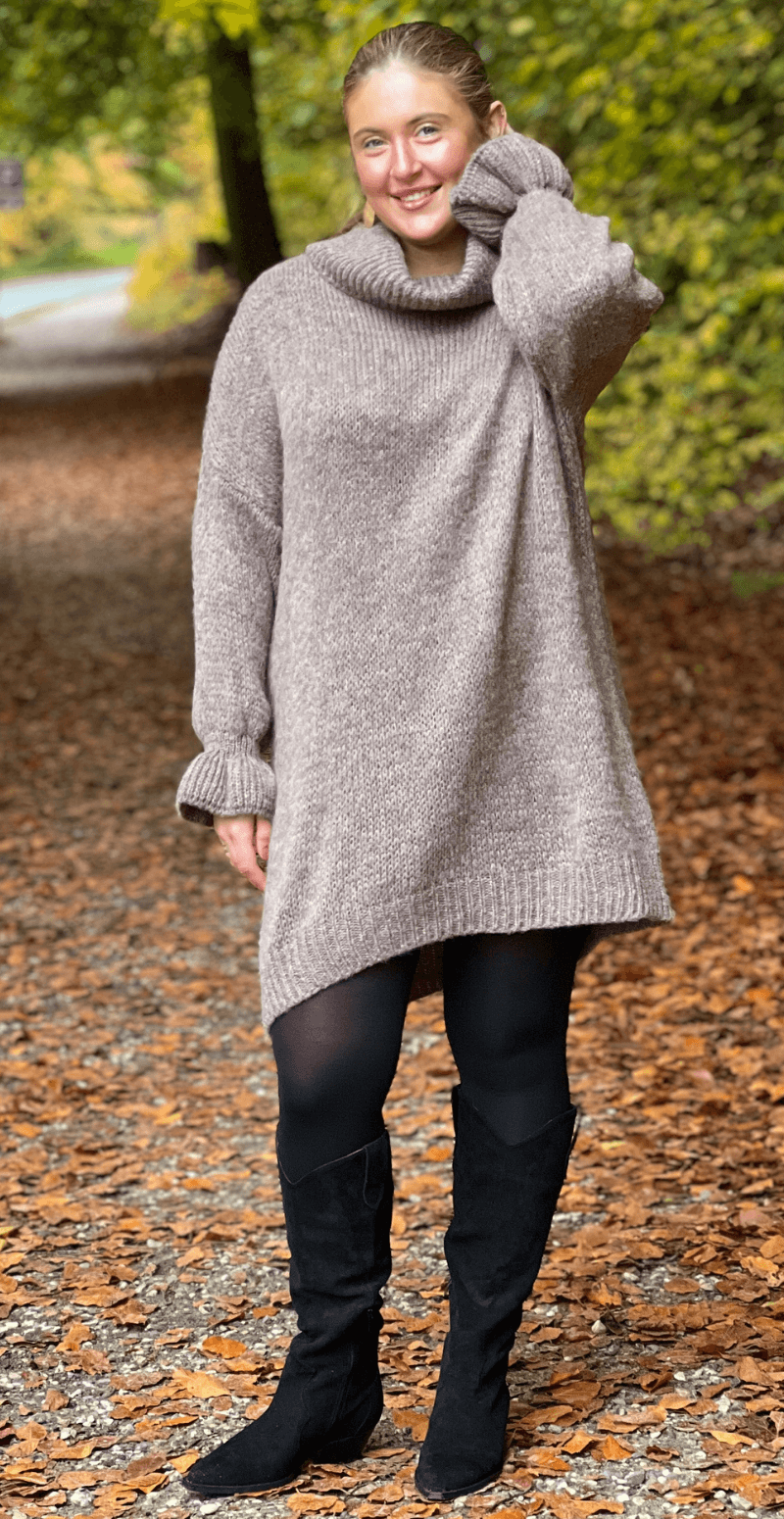 Helga strik lang med flæseærmer og rullekrave fango LikeLondon