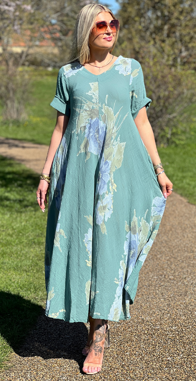 Meri lang kjole med blomsterprint og lommer lago LikeLondon