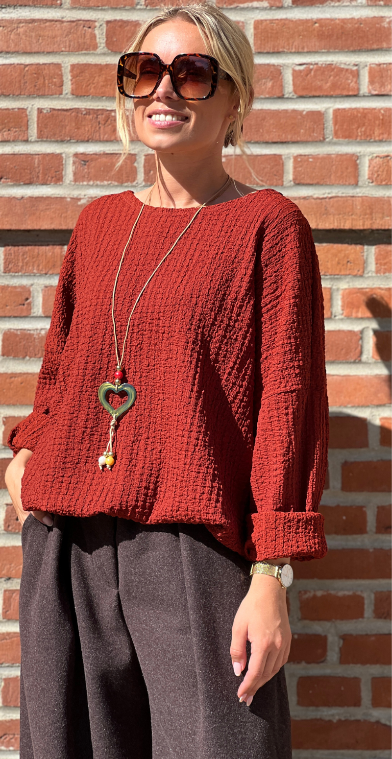Fini krepp bluse med smykke terrakotta LikeLondon