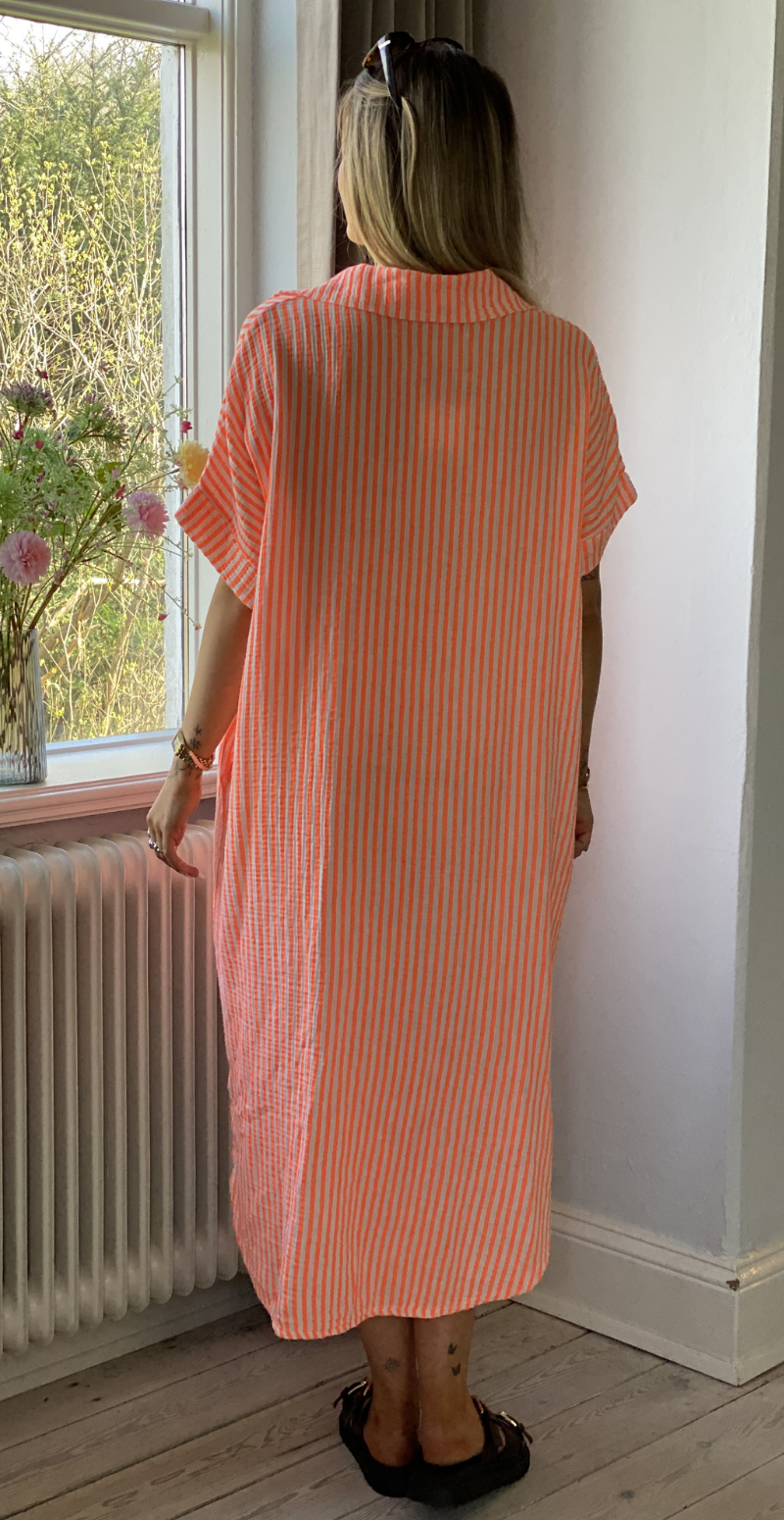 Freya stribet kjole med krave og lommer orange LikeLondon