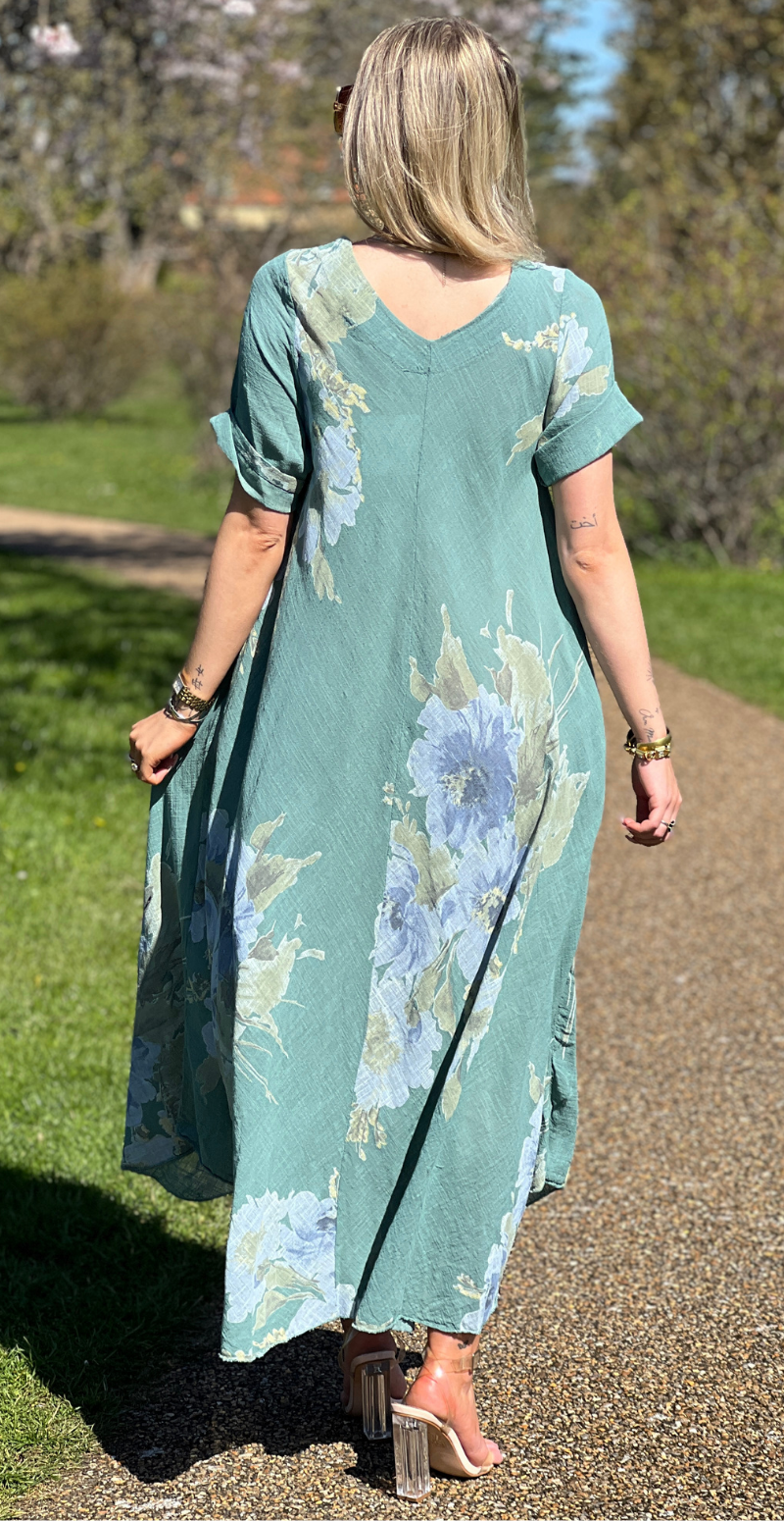 Meri lang kjole med blomsterprint og lommer lago LikeLondon