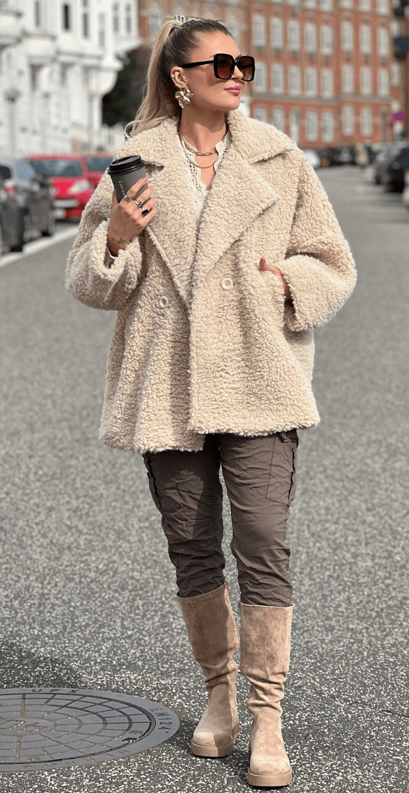 Marcella oversized teddy jakke med lommer beige LikeLondon