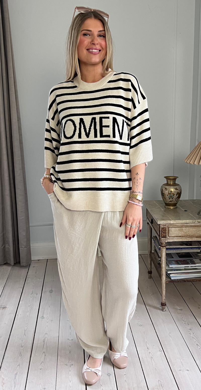 Orlean pullover med striber og "Moment" off-white LikeLondon