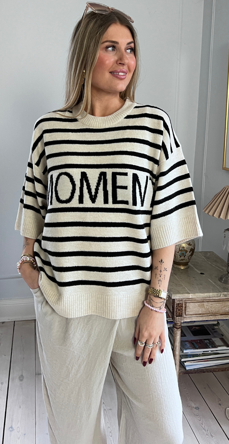 Orlean pullover med striber og "Moment" off-white LikeLondon
