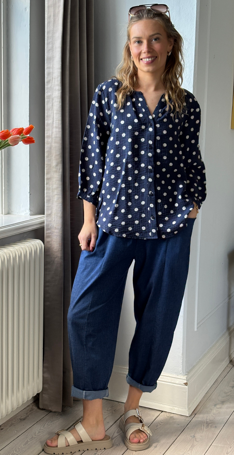 Alma bluse i krepp kvalitet med prikker navy blazer w. moonbeam Freequent