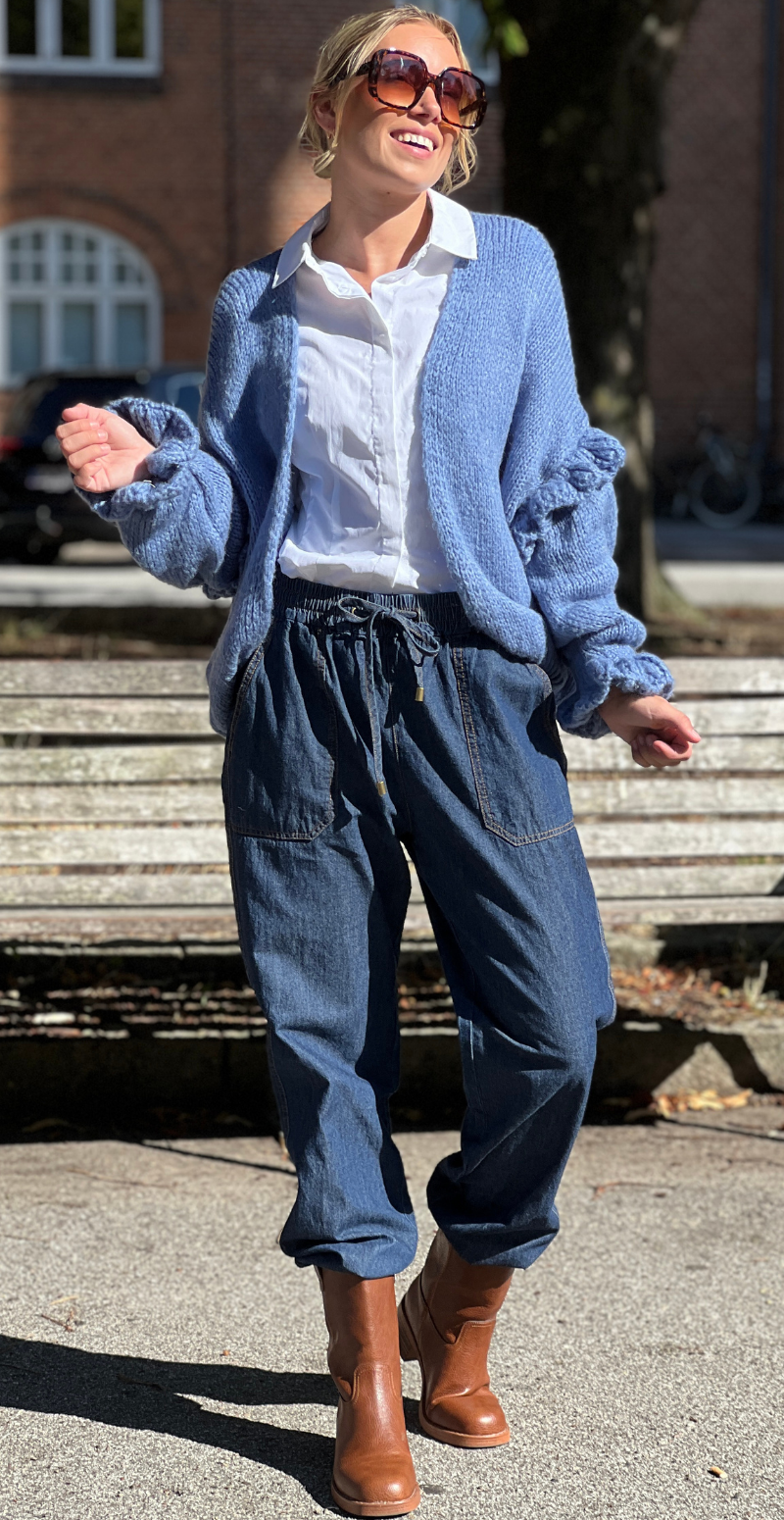 Skylar strikcardigan med flæsedetaljer på ærmet jeans LikeLondon
