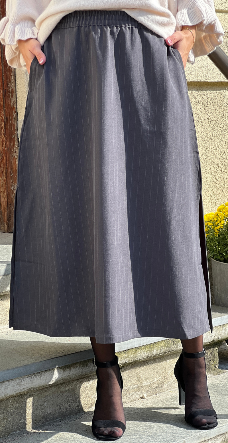 Midde nederdel dark grey mel. pinstripe mix B.young