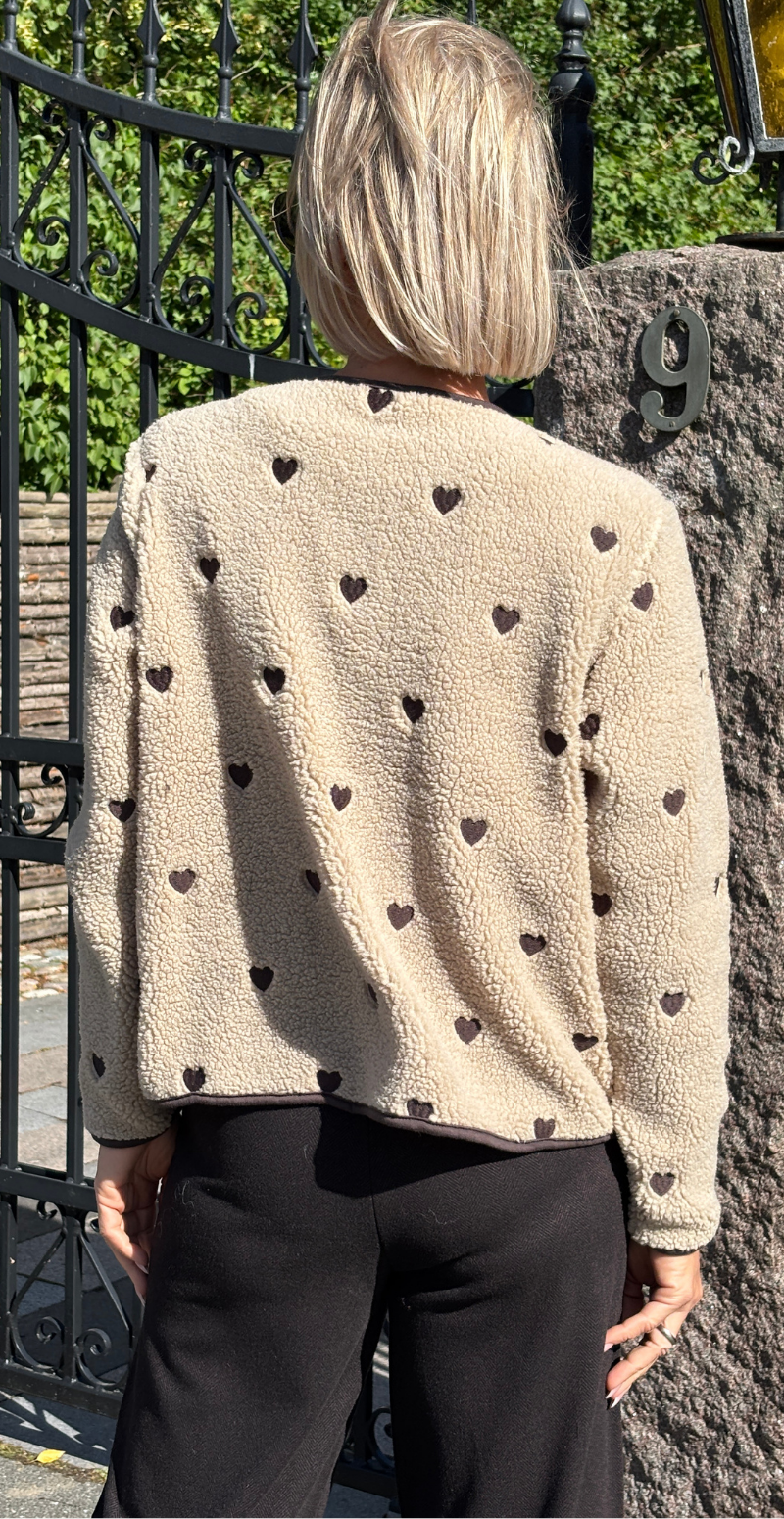 Zita teddy jakke med hjerter sand LikeLondon