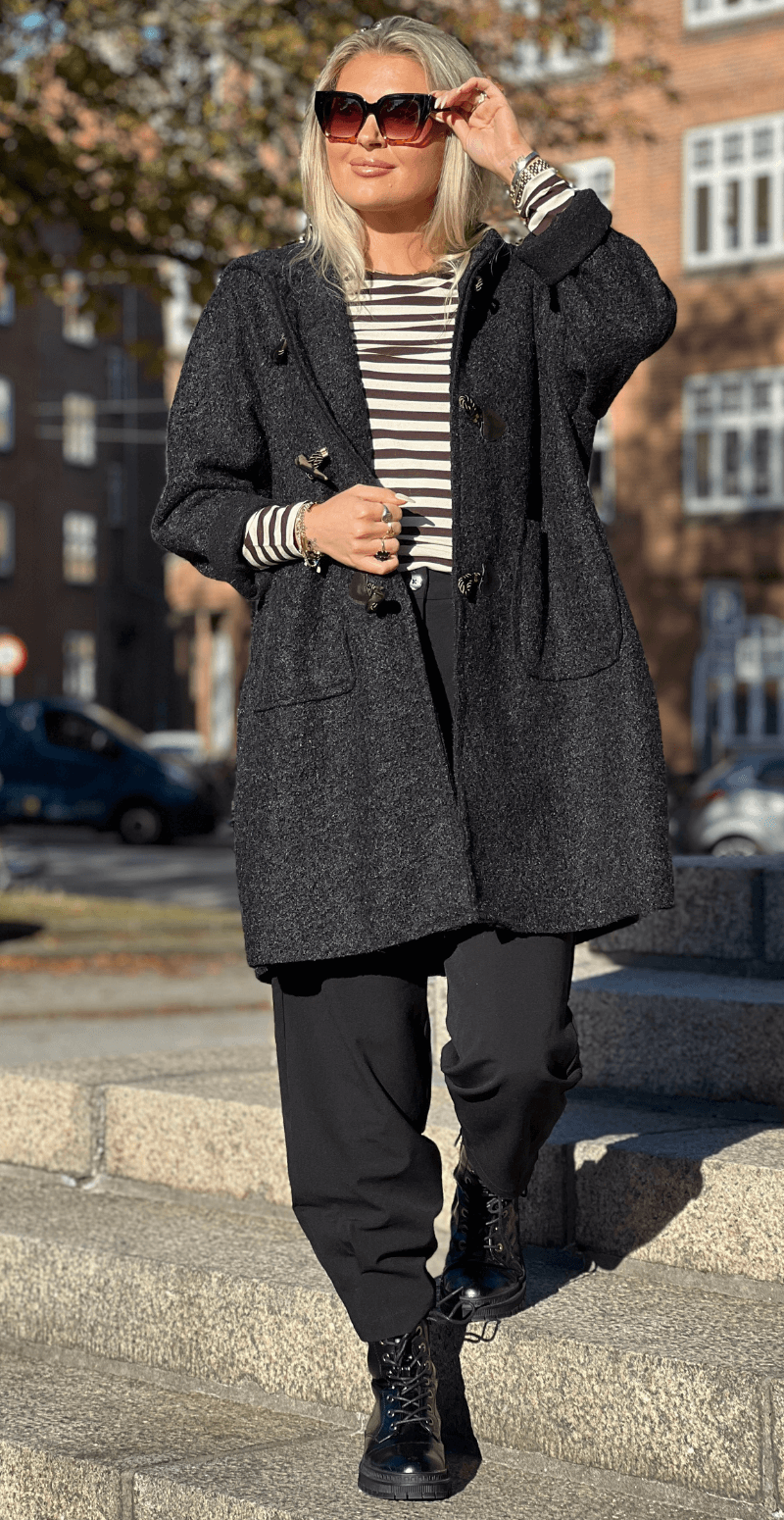 Mabel duffle coat med hætte og lommer sort LikeLondon