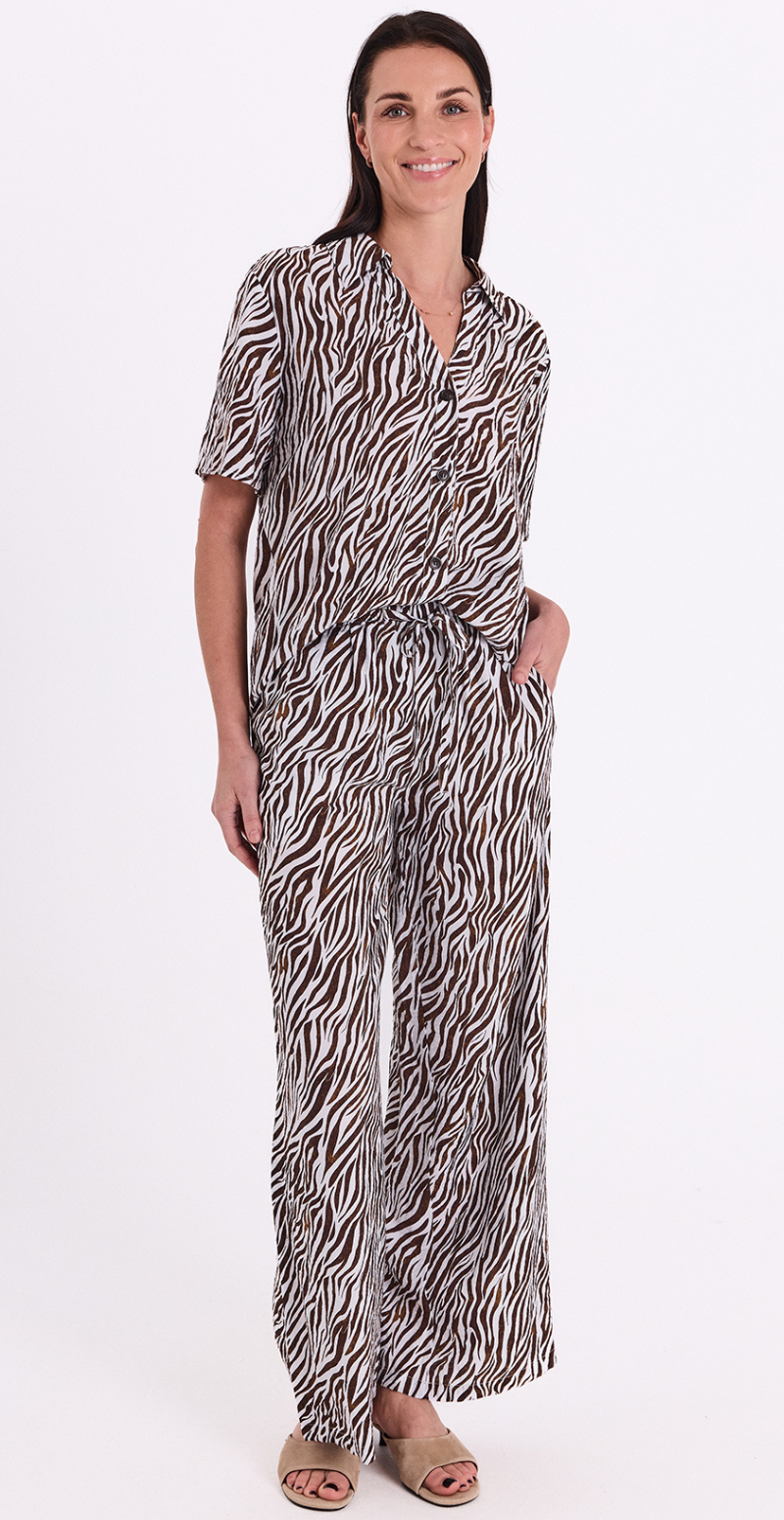 Mele bukser med zebraprint brilliant white w. coffee bean Freequent