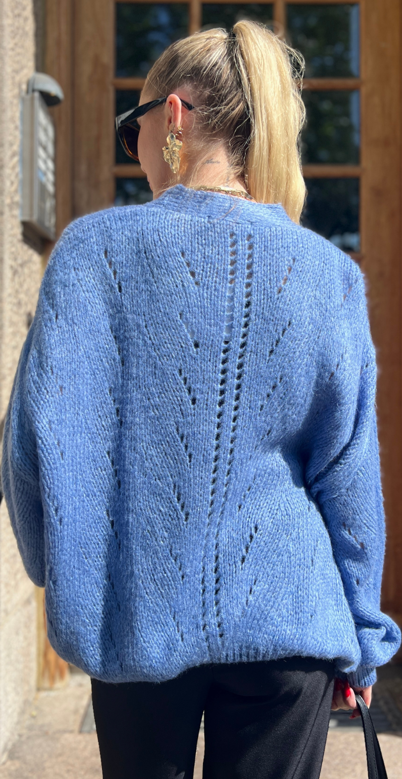 Tara mohair cardigan med hulmønster blå LikeLondon
