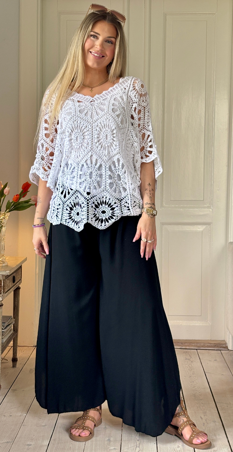 Talia bukser med vidde og slidser i benene sort LikeLondon