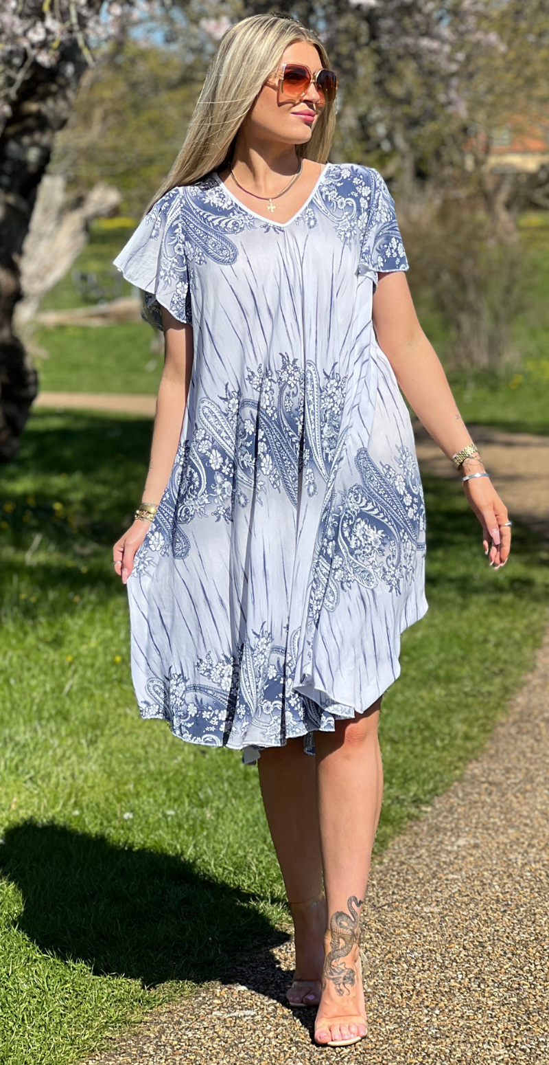 Leonora kortærmet kjole med paisley print hvid LikeLondon