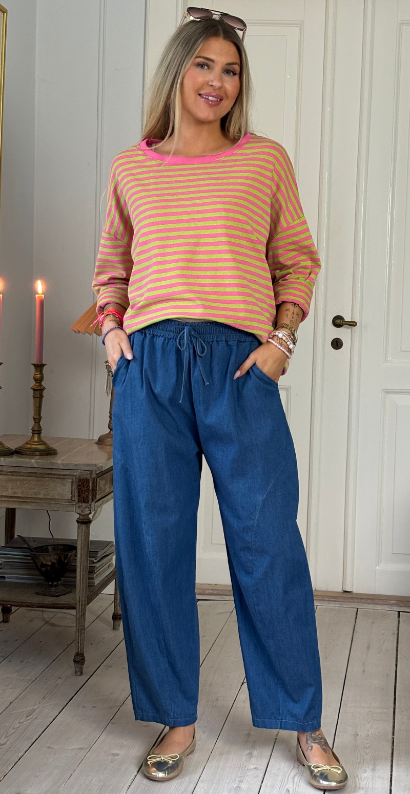 Vally let denim buks med elastik i taljen medium jeans LikeLondon