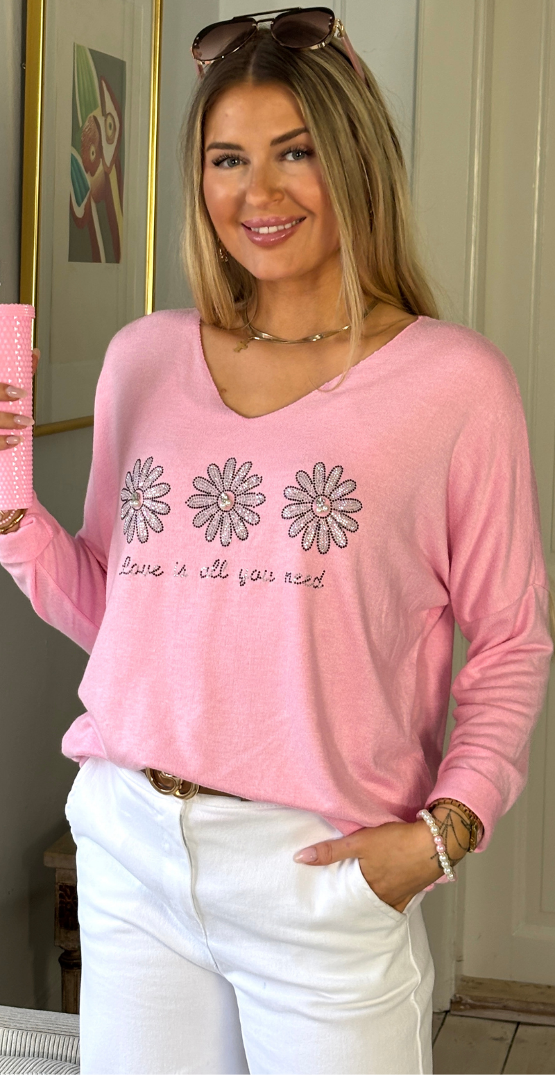 Forudbestil uge 7 Tilda bluse med v-hals og 3 blomster med perler pink LikeLondon