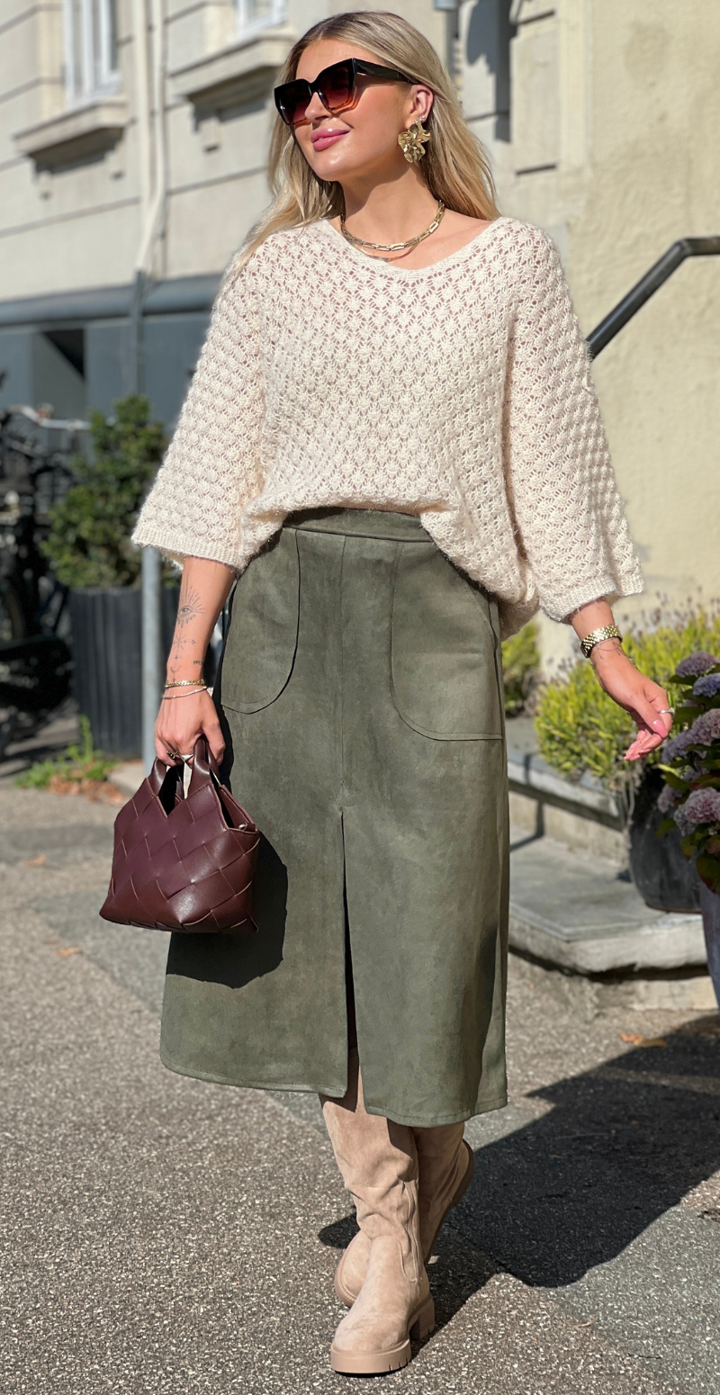 Lucinda lang nederdel i ruskindslook med lommer khaki LikeLondon