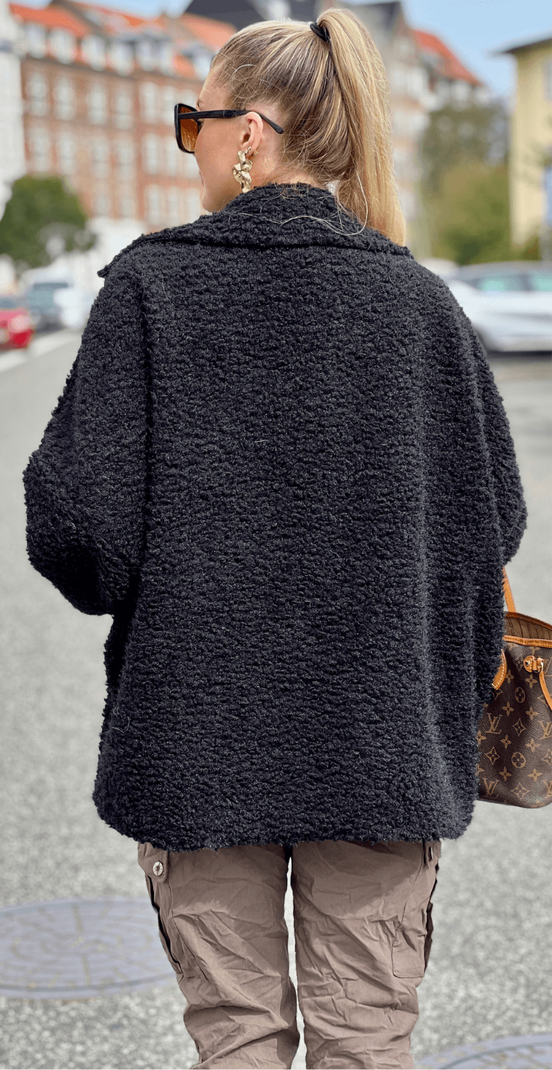 Marcella oversized teddy jakke med lommer sort LikeLondon