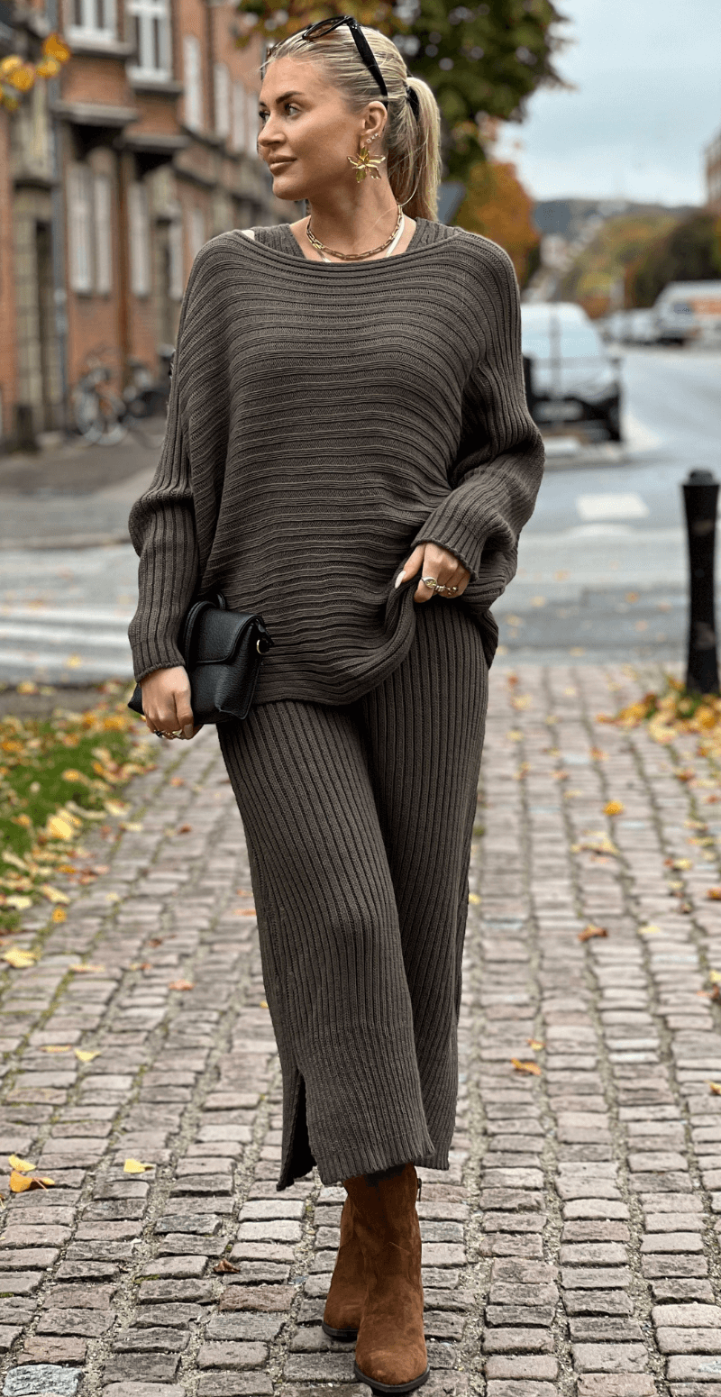 Forudbestil uge 51 Nala sæt med kjole og strik fango LikeLondon