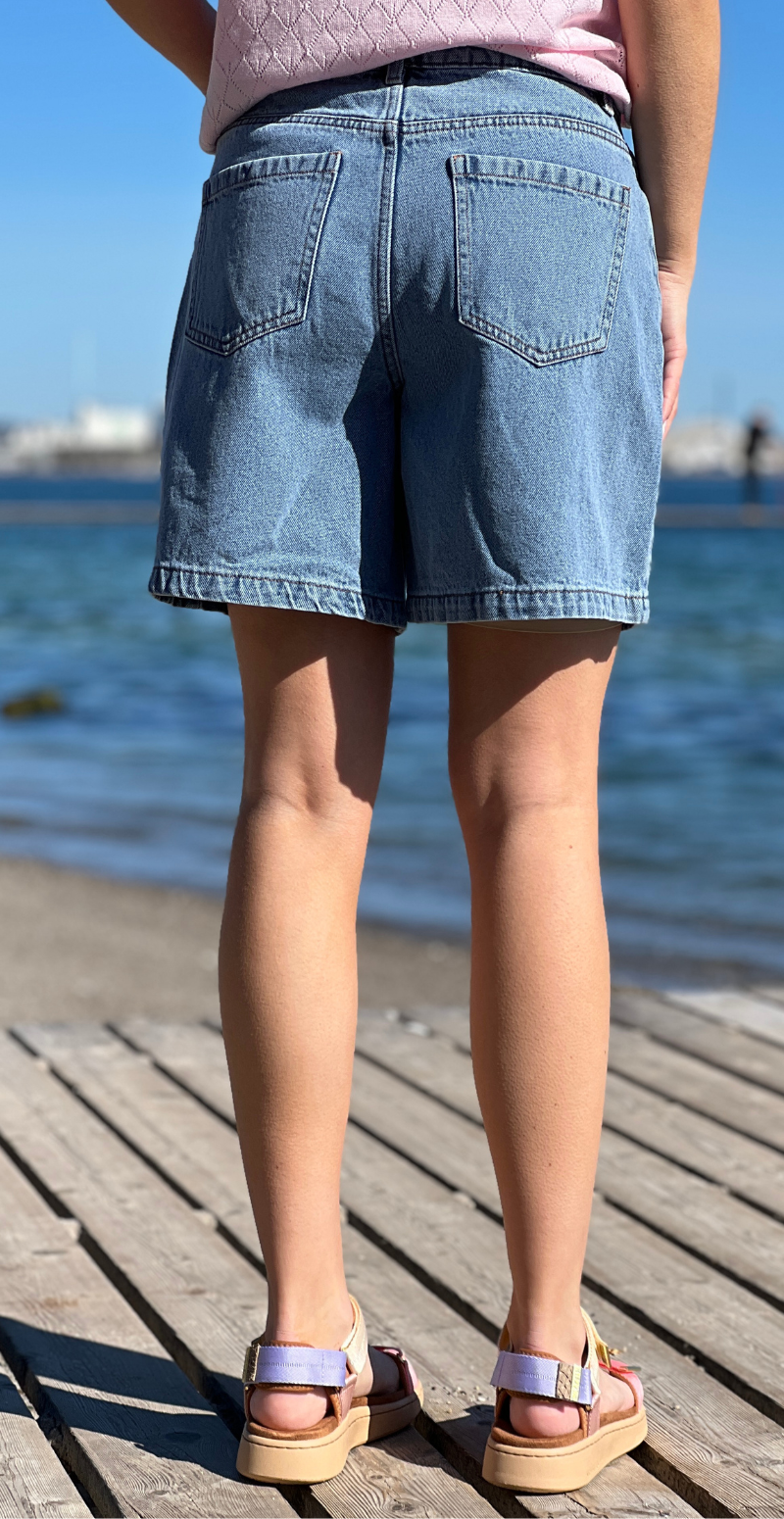 Kannia denimshorts med lommer light blue denim B.young