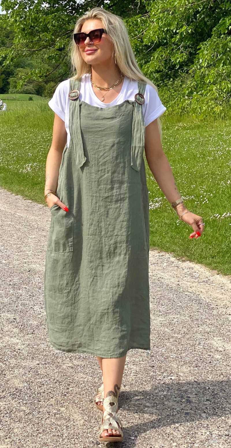 Hilda spencer kjole i hør med træknapper og lommer khaki LikeLondon